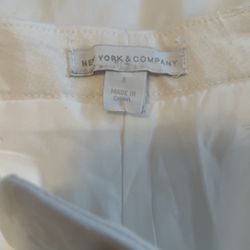 NEE YORK & COMPANY  SIZE 8 SHORTS 