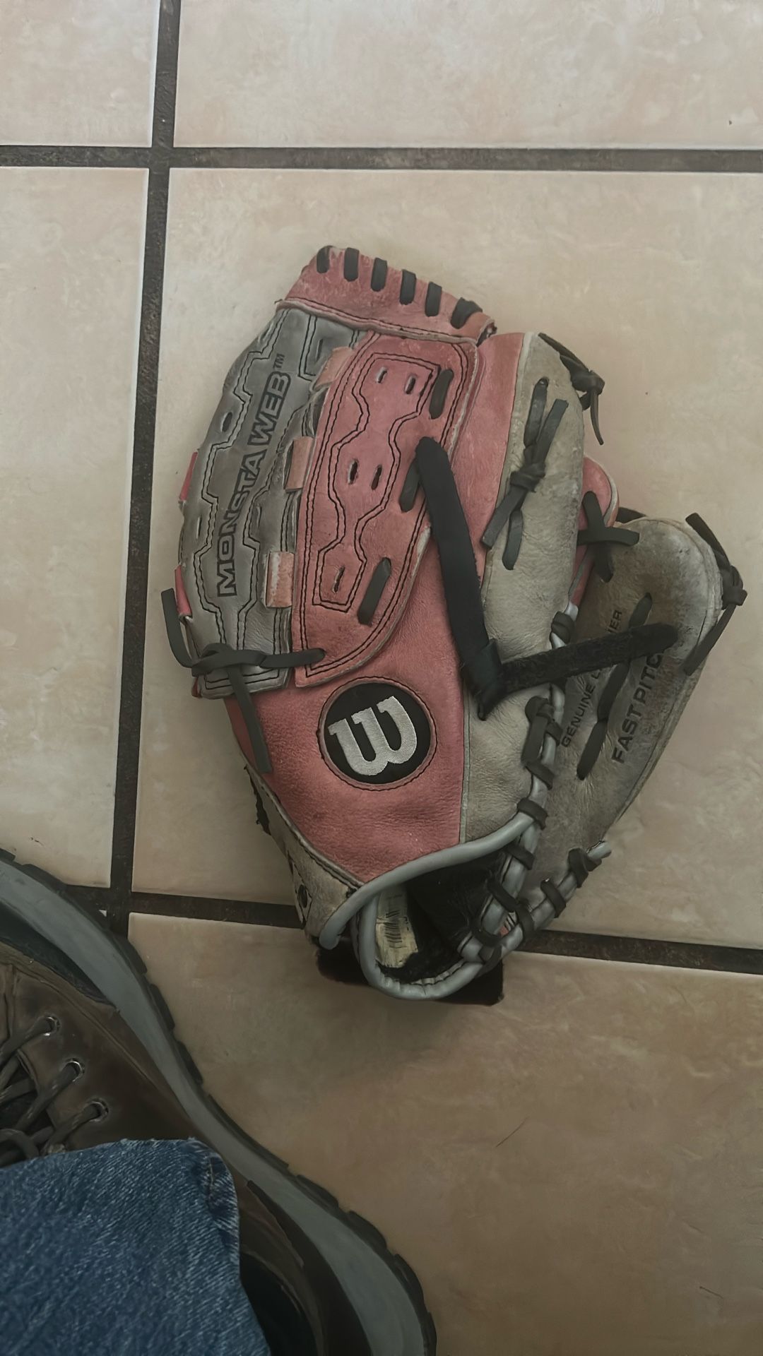 Wilson Fast Pitch Glove