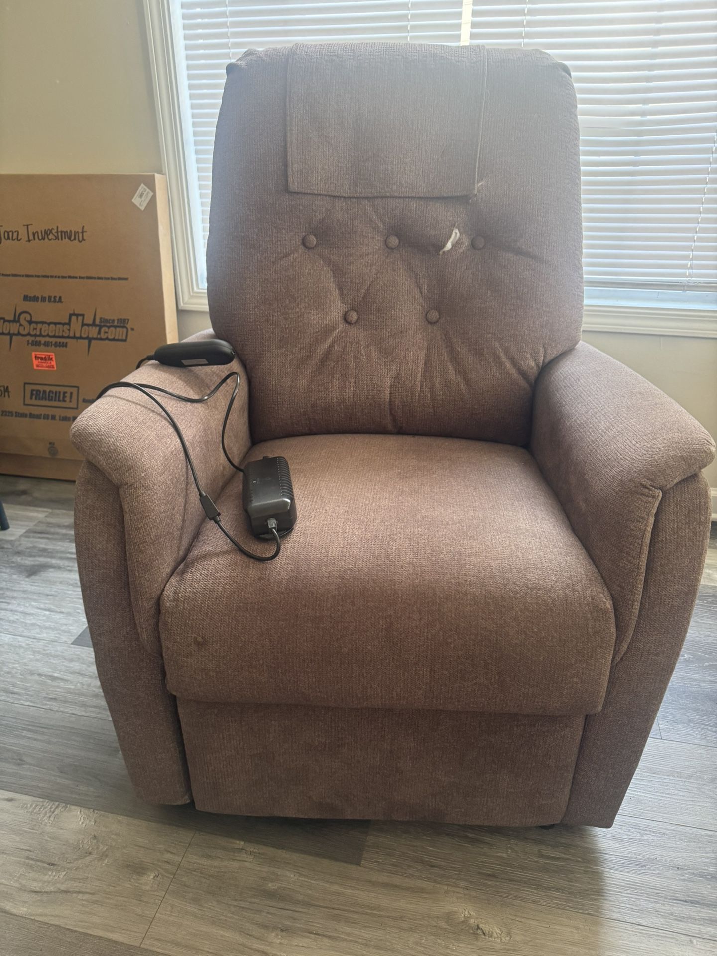 Automatic Recliner With Control Buttons