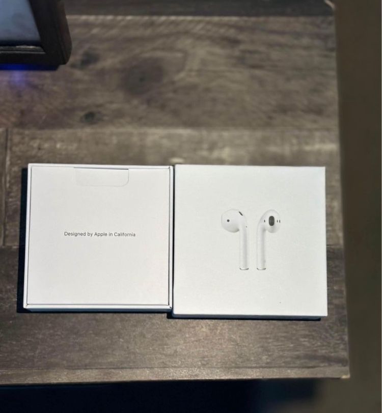 AirPods 2nd Generation (NEGOTIABLE)