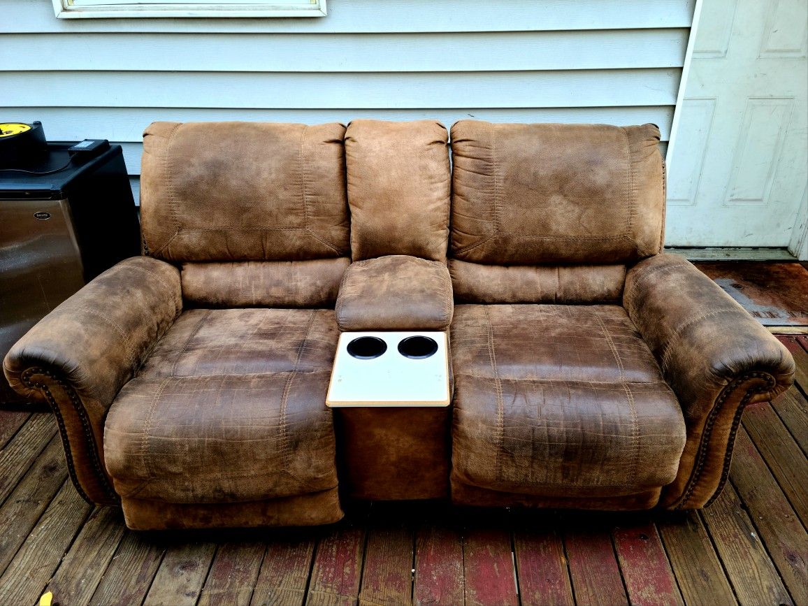 Electric sofa recliner *FREE*