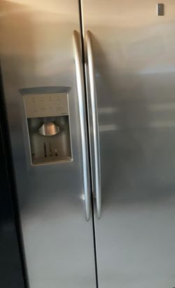 GE Side-by-Side Stainless Steel Fridge
