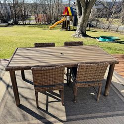 Outdoor Dining - Patio Furniture - Table - Bradenton Wicker - Dining Set - 4 Chairs - Cushions