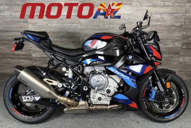 2023 BMW M 1000 R