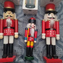 Wood Hand Painted Nutcracker  Set