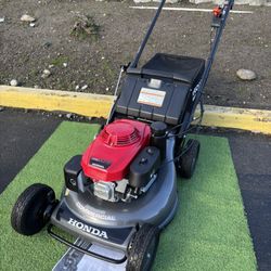 Honda HRC216K3HXA Commercial lawn mower (brand new) If the  listing is up it’s still for sale 