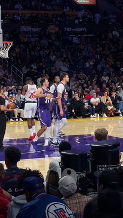 Lakers vs. Toronto Raptors Kawhi 11/1 Lower Level 103 Row 6