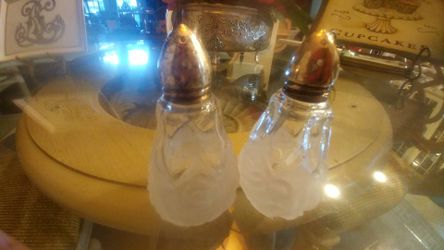 Salt & pepper shakers