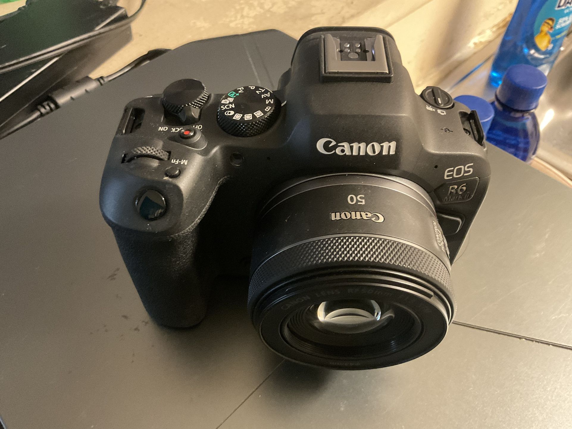Canon R6 Mark II Only 1029 Shuttercount. 1600.00