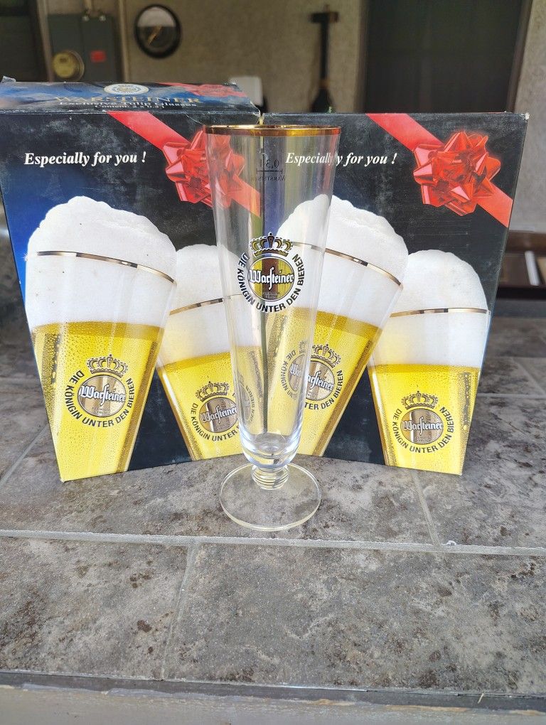 Holiday Gift Beer Glasses.