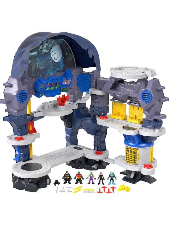 Fisher-Price Imaginext DC Super Friends Super Surround Batcave, interactive Batman playset with lights, sounds and 5 exclusive figures