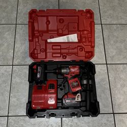 Milwaukee Hammer Drill With Battery And Charger 
