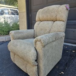 LIKE NEW LAZY BOY ROCKER RECLINER