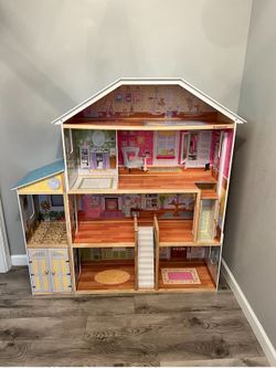 KidKraft Barbie Doll House