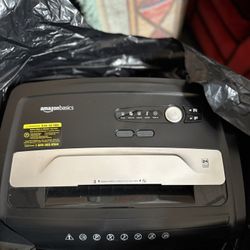 24 Sheet Paper, CD, Credit Card Shredder  