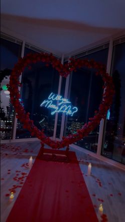 Proposal heart arch & Will you marry me sign