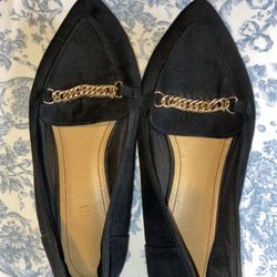 Black Suede Flats size 8 pre owned with chain design on the front see all photos
