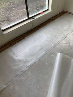 I do ceramic laminate flooring installation work