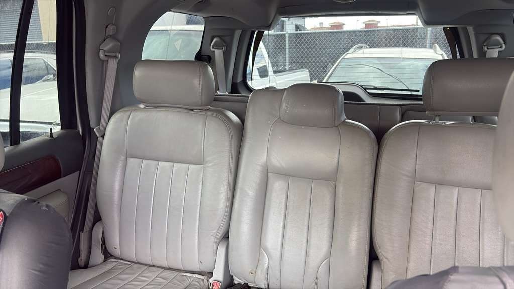 2004 Lincoln Navigator