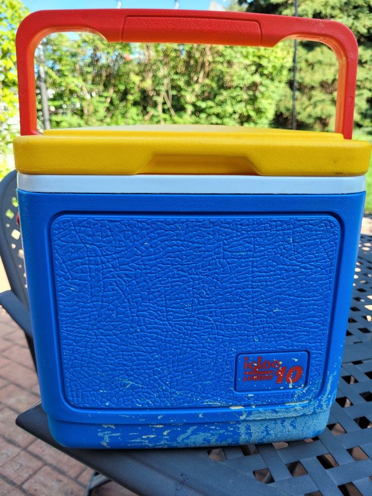 Vintage 1980's Igloo Legend 10 Cooler