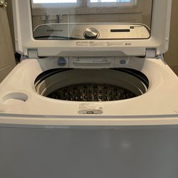 1yr Old Samsung Electric Smart Washer And Dryer Set 
