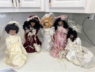 Alls porcelains dolls with beautiful dresses Alls for $65