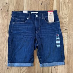 Levi’s Bermuda Shorts 