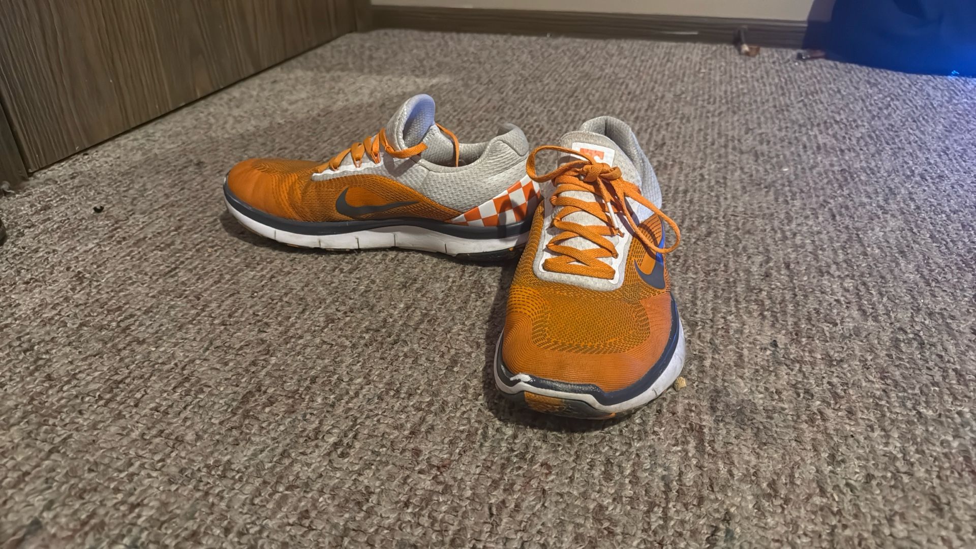 Tennessee football team nike shoes