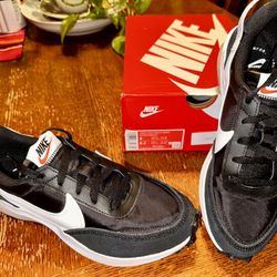 Nike Waffle Debut Shoes new in box Women 8 / MENS 6.5
