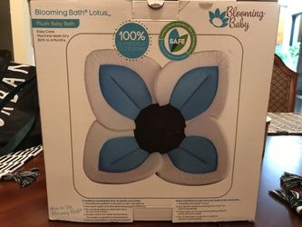 Blooming Baby Bath Lotus