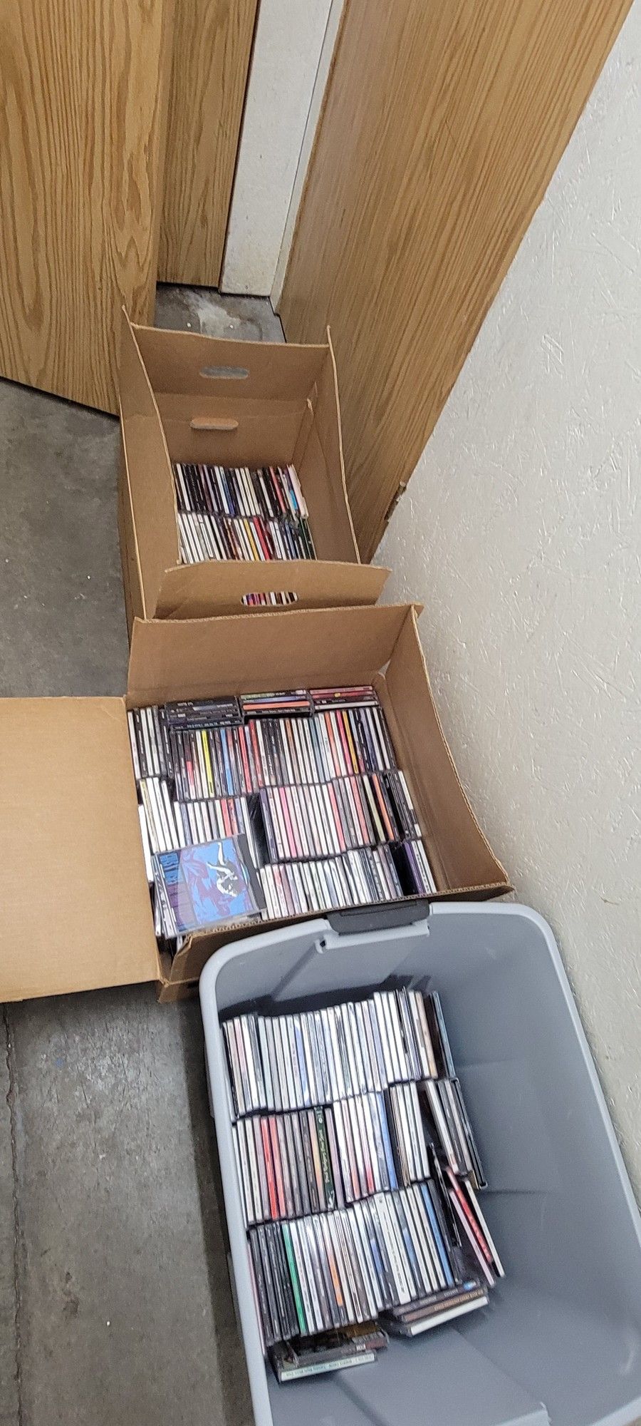 300 Cds And CD Cases