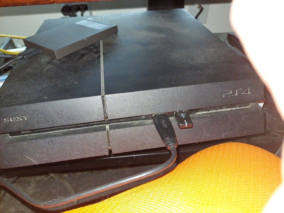 Ps4 With 5 Games