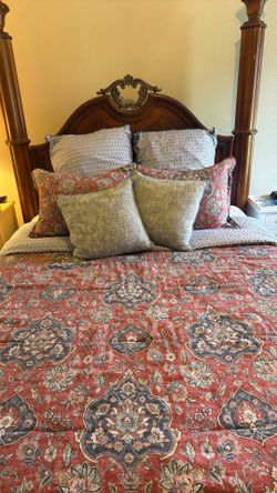 Mahogany Queen Bedframe / Boxspring / Waverly Bedding
