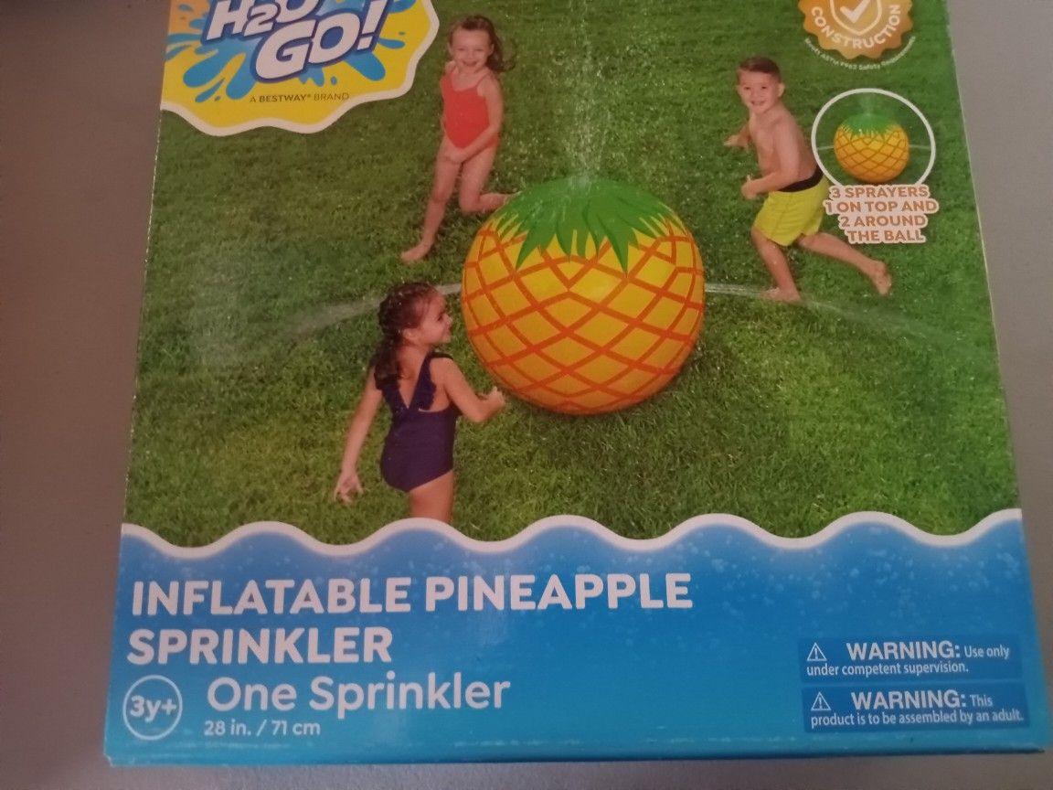 Inflatable Pineapple Sprinkler
