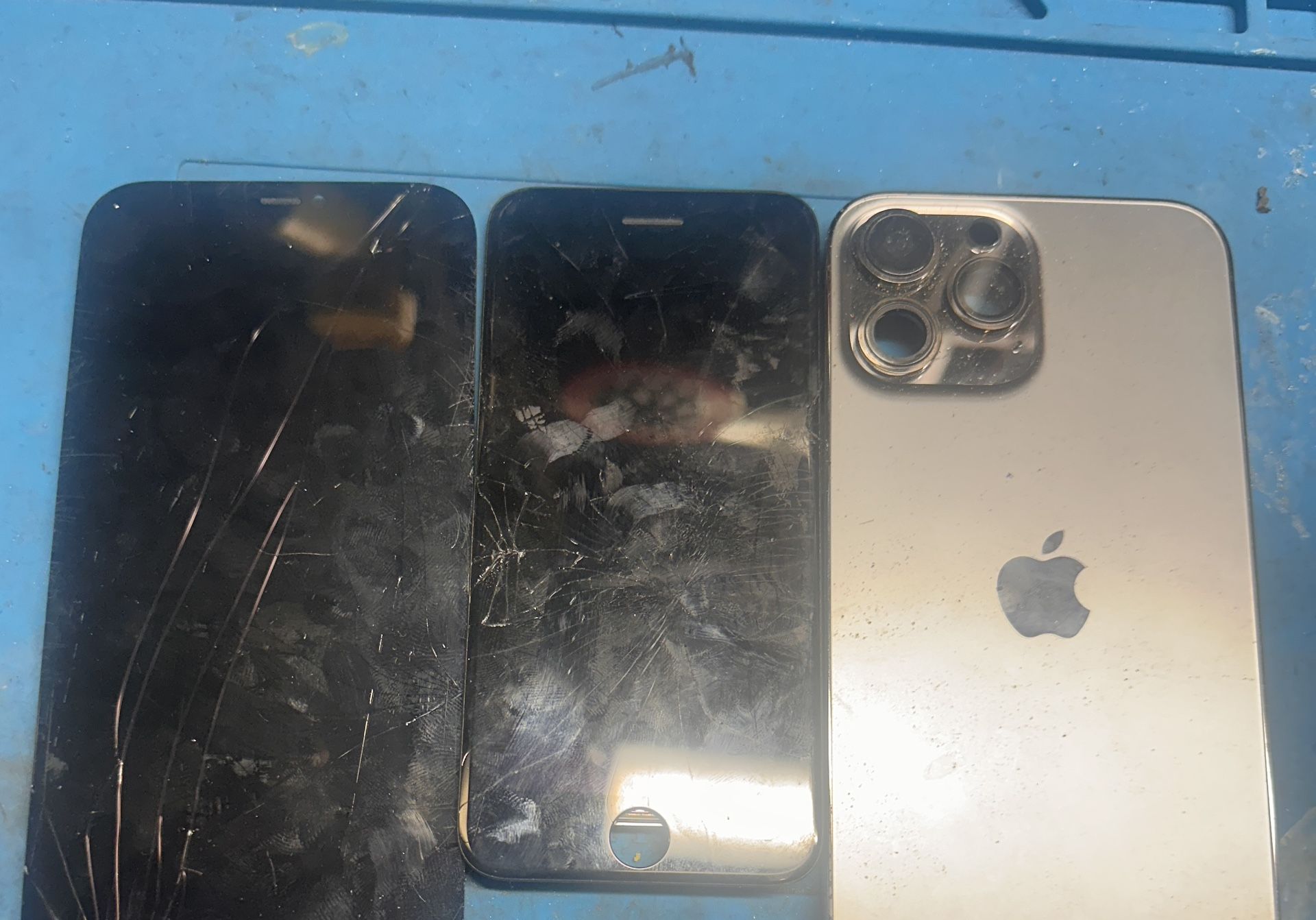 iPhone LCD Screen (R.E.P.A.I.R)