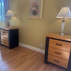 ✨ Large matching nightstands with bonus armoire included ✨