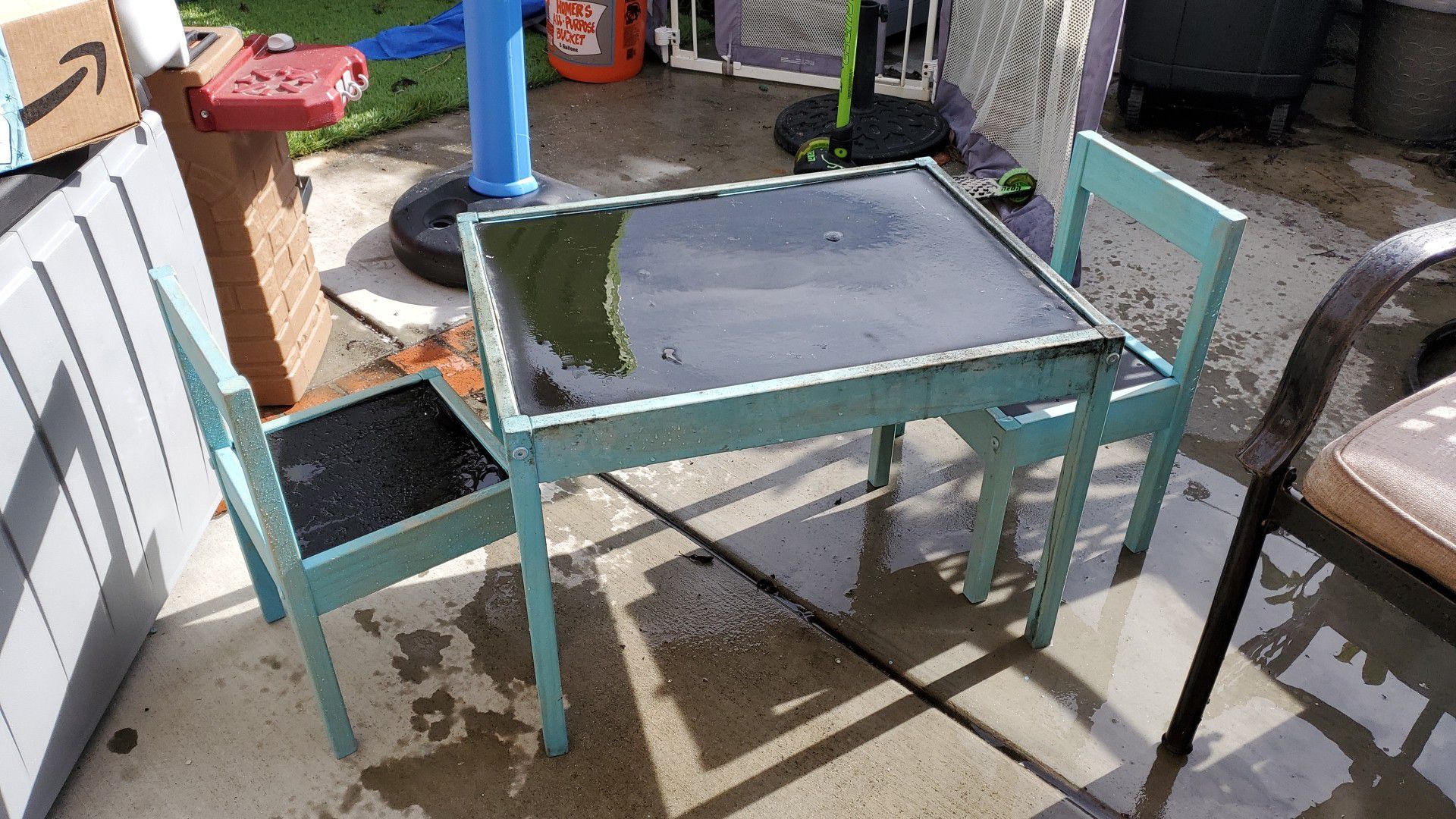 FREE kids table and chairs