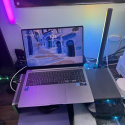 Samsung - Galaxy Book5 Pro - Copilot+ PC - 16" 3K AMOLED Touch-Screen Laptop - Intel Core Ultra 7 - 32GB Memory - 1TB SSD - Gray