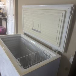 Frigidaire 15 Cu. Ft. Deep Freezer