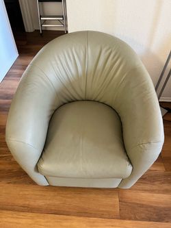 Green swivel chair