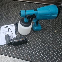 Lithium-Ion Cordless Paint Sprayer  Battery And Charger. In Excellent Condition 