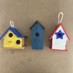 4 Bird Houses