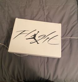 Jordan 4s White Thunders
