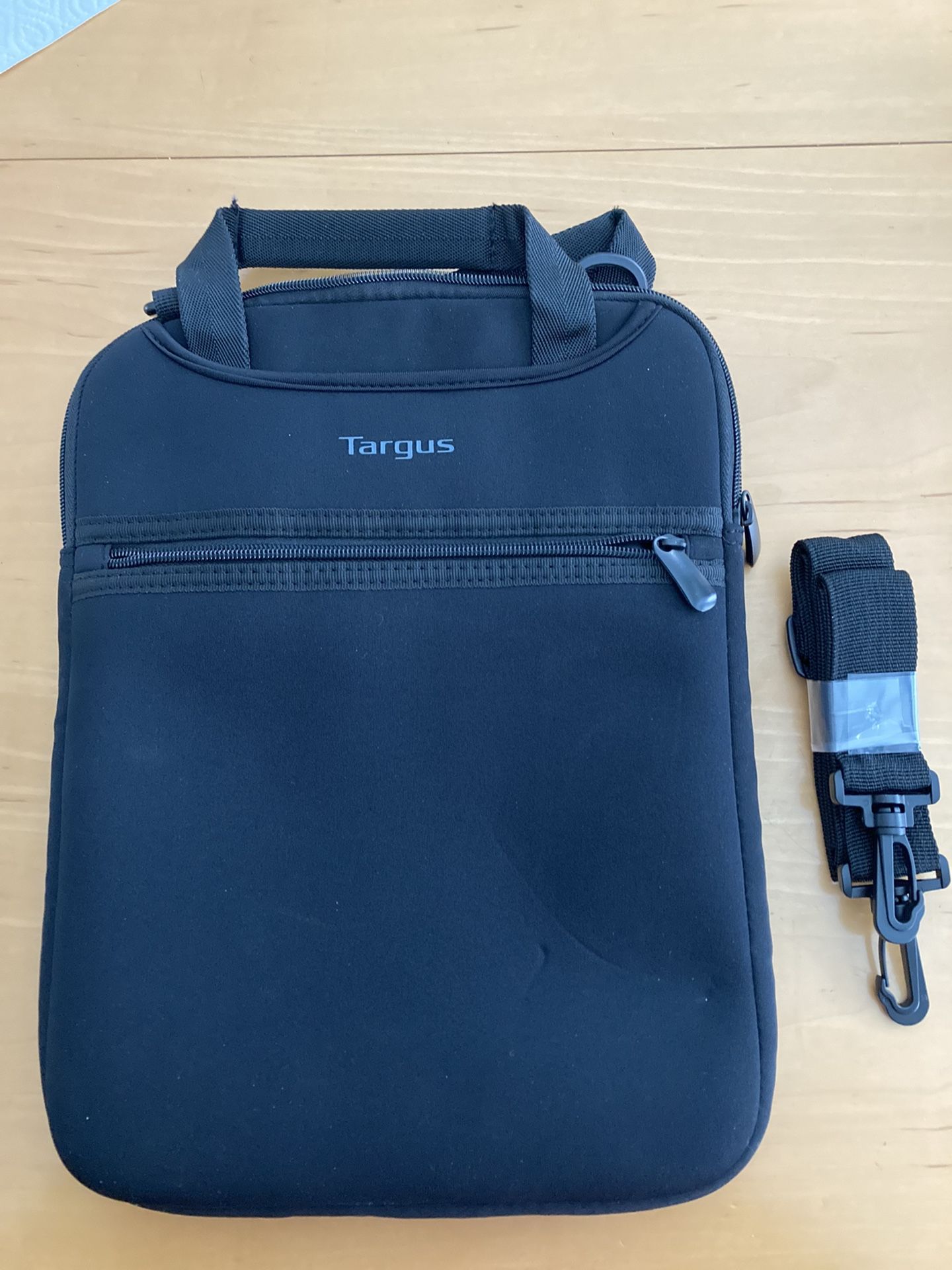 Targus Vertical Laptop Slipcase