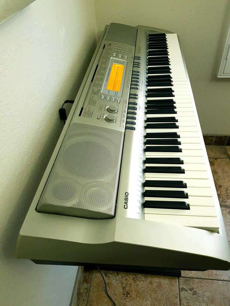 Keyboard Casio  -  76 Keys  -  Electric Piano