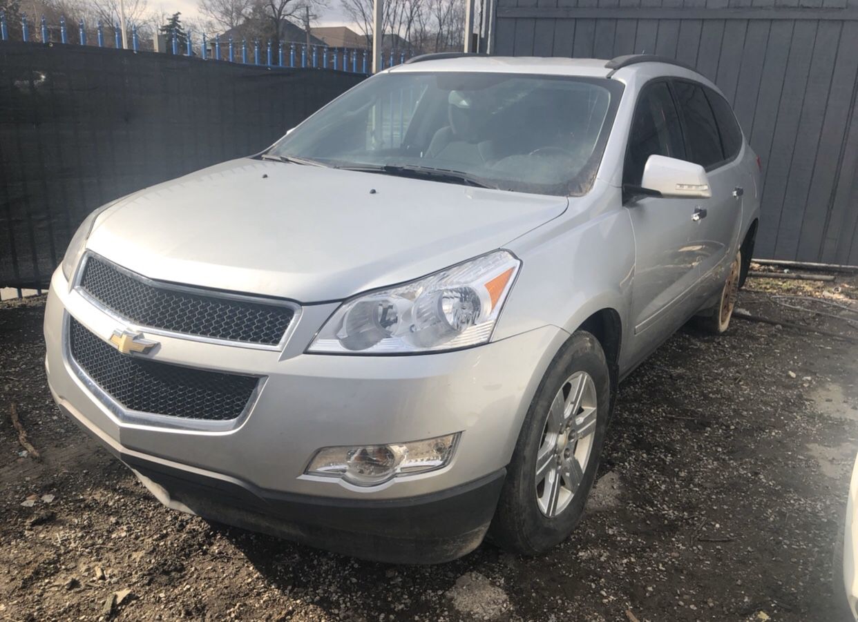 09-12 Chevy traverse part out
