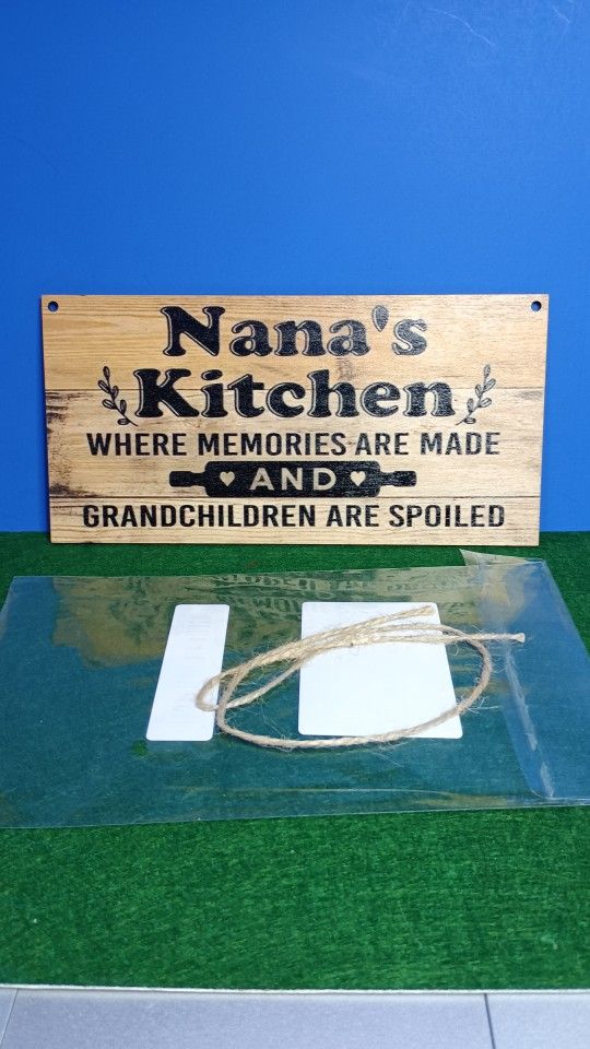 4x8" Nana's Kitchen Sign