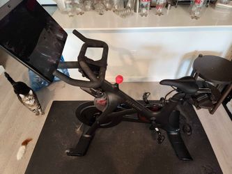 2020 Peloton Bike Plus in Excellent Condit - Port Chester, NY