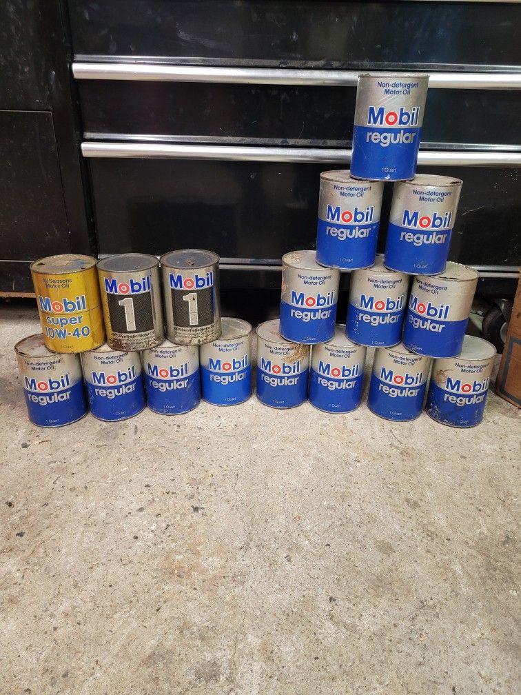 Vintage Mobil Oil Can