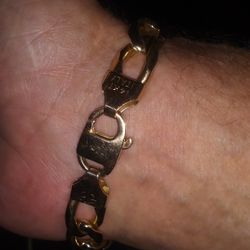 14k. Big Bracelet..9 Inlong. Italy Gold...50 Gram